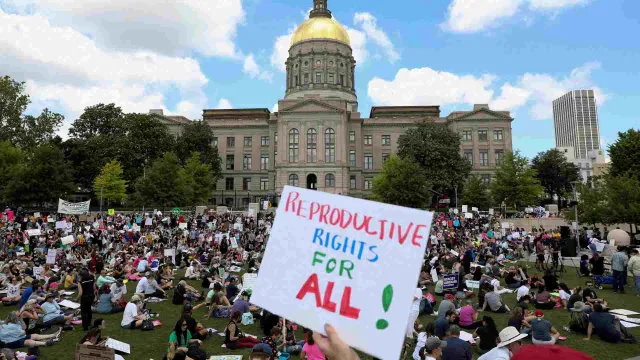 Defensores del aborto se manifiestan en Atlanta, Georgia, EUA 