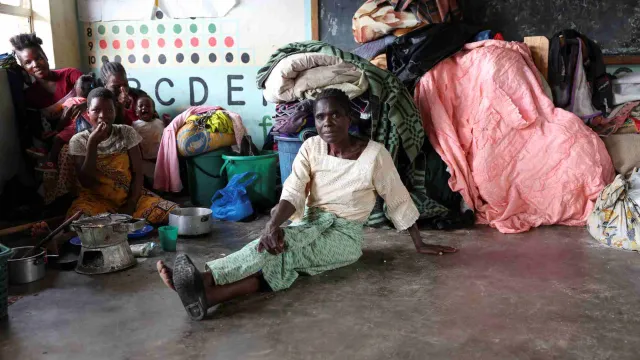 Escuela Primaria Montfort, que se utiliza como refugio temporal. Foto: Reuters | Archivo
