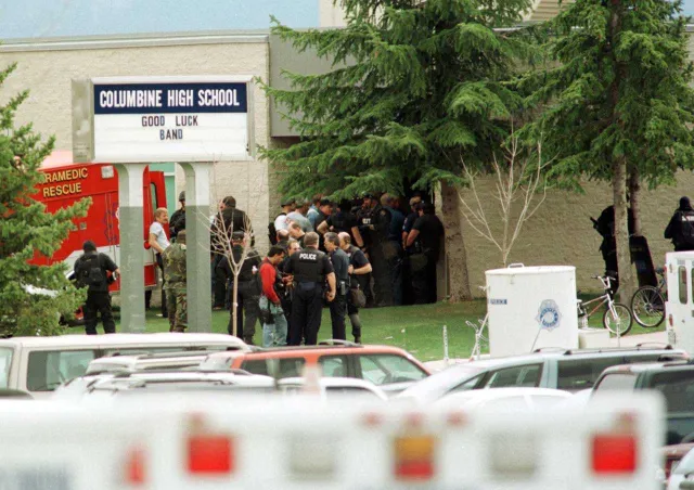 La preparatoria Columbine el 19 de abril de 1999, día de la masacre