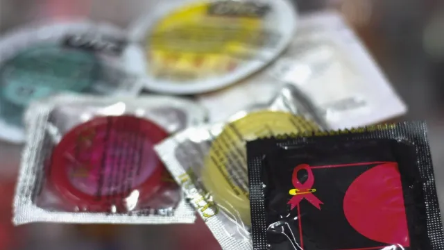 Condones evitan enfermedades de transmisión sexual