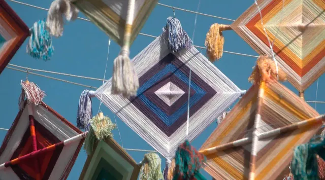 Ojo de Dios, creado por manos wixárikas