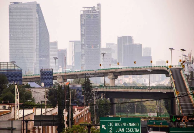 La Ciudad de México cubierta de smog