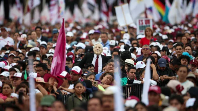 AMLO llena Zócalo para festejar 5 años de triunfo electoral de 2018