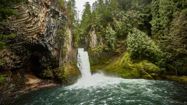 Oregon Visit USA Turismo Aventuras Paisajes Toketee Falls