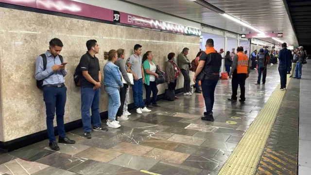 Simulacro de sismo en e Metro de la CDMX