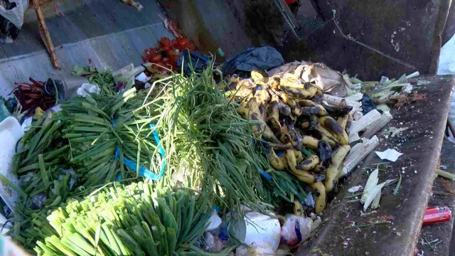 Así terminan día a día toneladas de basura en mercados de todo el país | Foto: Alex Ramírez | N+