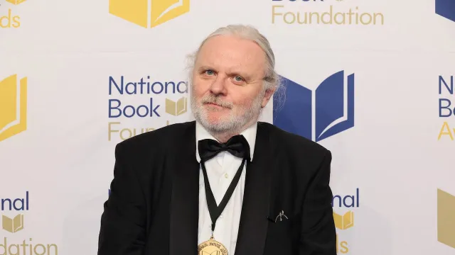 Jon Fosse en la entrega del National Book Award en Estados Unidos