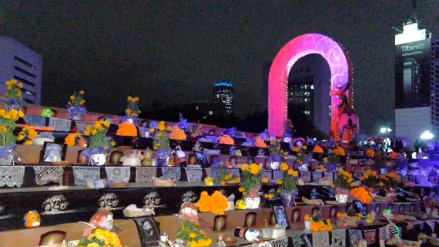 fotografías de celebridades en el mega altar de monterrey