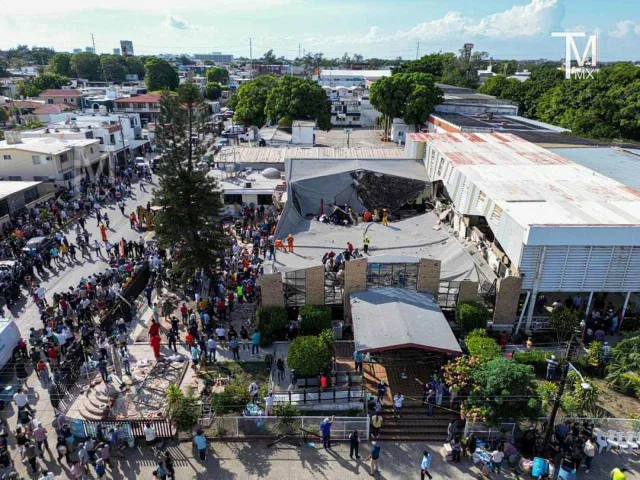 Decenas de personas se han congregado para las labores de rescate