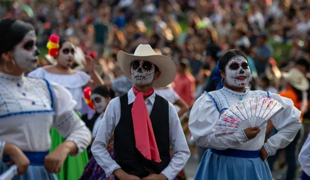 Celebración a la muerte inundó las calles de Monterrey, Nuevo León. Foto: EFE