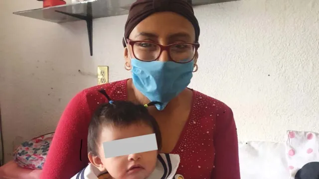 Cynthia Solis, junto a su bebé, sobreviviente diagnosticada con leucemia. Foto: Padma