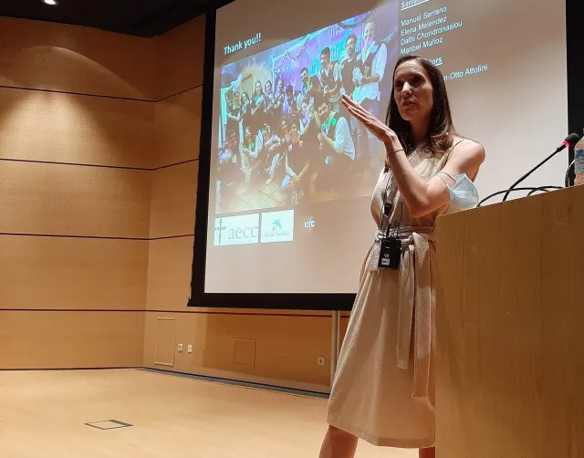 La científica Marta Kovatcheva durante una conferencia