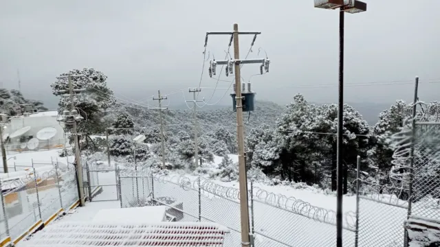 Postales de un amanecer frío en Jocotitlán, Estado de México. Foto: Facebook Antenas Retransmisoras Cerro Jocotitlán