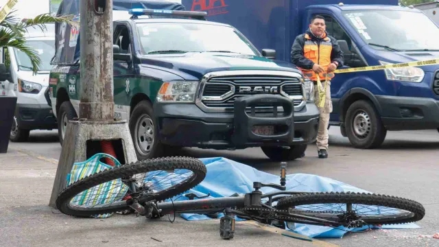 Ciclista murió atropellada por un tráiler en alcaldía Miguel Hidalgo