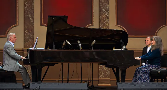 Los pianista Daniel Barenboim y Martha Argerich en 2017