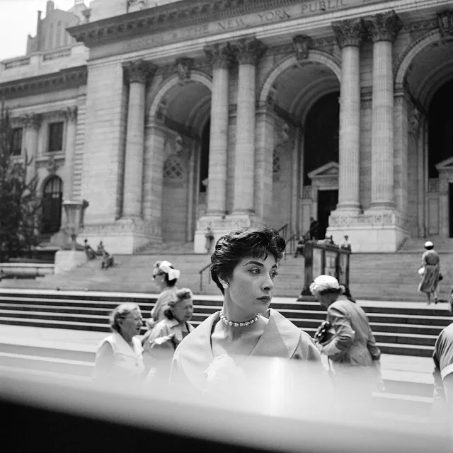 Mujer retratada por Vivian Maier