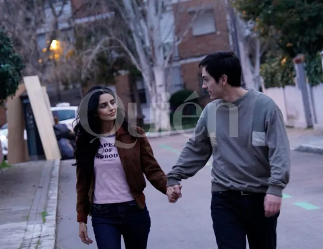 Captan a Aislinn Derbez y a Mauricio Ochmann en Madrid