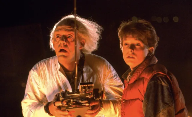 Michael J. Fox y Christopher Lloyd en Volver al futuro