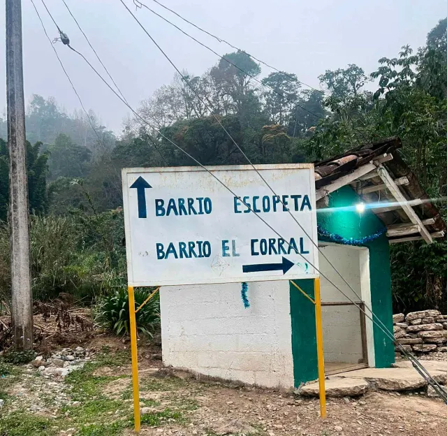 Barrio 'Escopeta' en Eloxochitlán de Flores Magón, Oaxaca