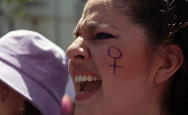 Manifestante integrante de la marcha feminista del 8M