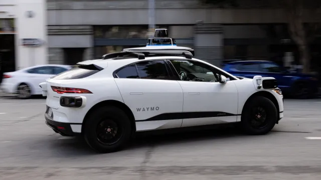 Los taxis autónomos de Waymo expandirán sus operaciones en California