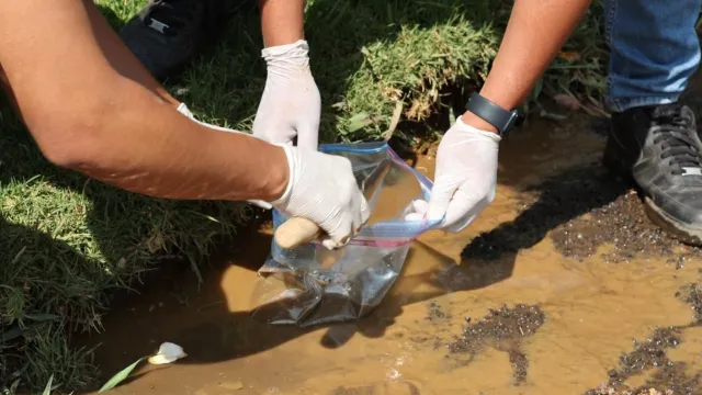 Muestreo aguas negras en zoológico de Morelia