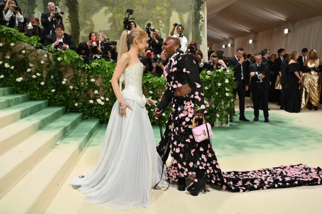Ariana Grande y Cynthia Erivo en la Met Gala 2024