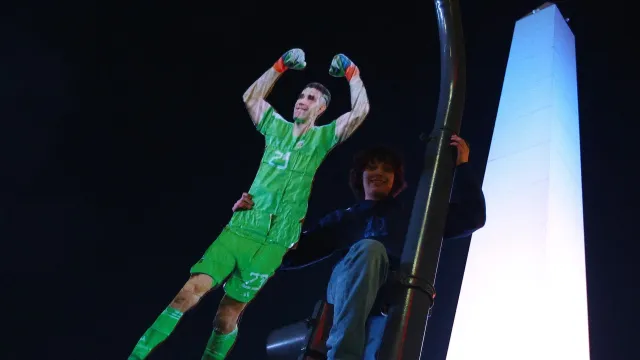 Las celebraciones en el obelisco se salen de control