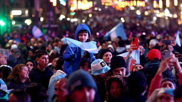 Niños acuden a la celebración de Argentina en la Copa América