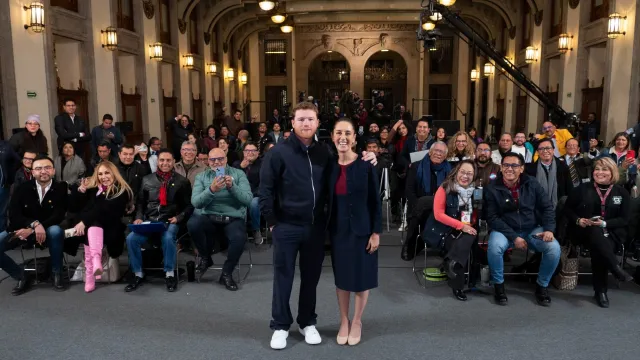 Claudia Sheinbaum, presidenta de México, acompañada de Saúl "Canelo" Álvarez. Foto: Cuartoscuro