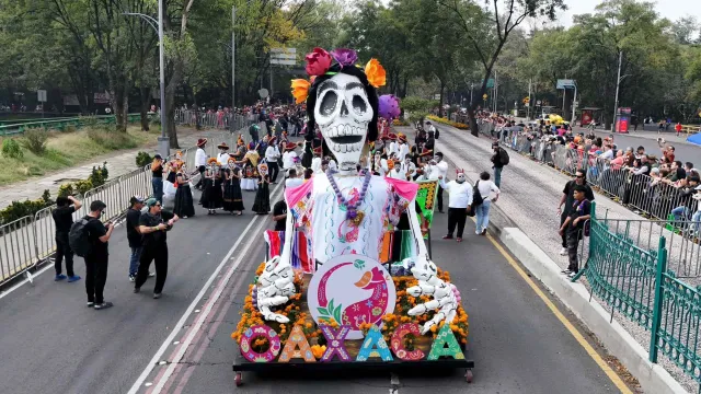 Delegación de Oaxaca en el Desfile de Día de Muertos en la Ciudad de México 