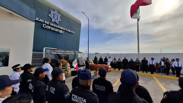 Homenaje de cuerpo presente a policía. Foto: Ozair Viveros | N+