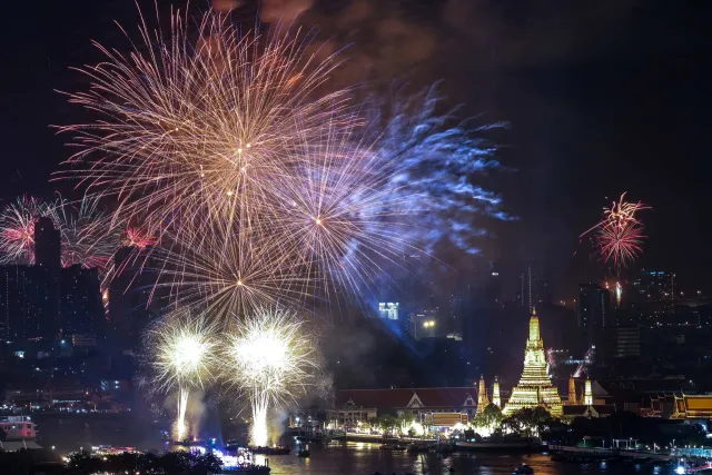 Fuegos artificiales en Bangkok, capital de Tailandia. Foto: Reuters 