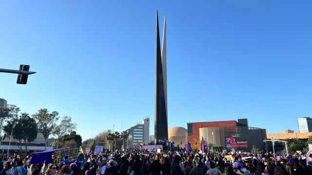 Marcha 8M 2025 llega como previsto punto final del recorrido a la Glorieta de las Tijeras. Foto: N+