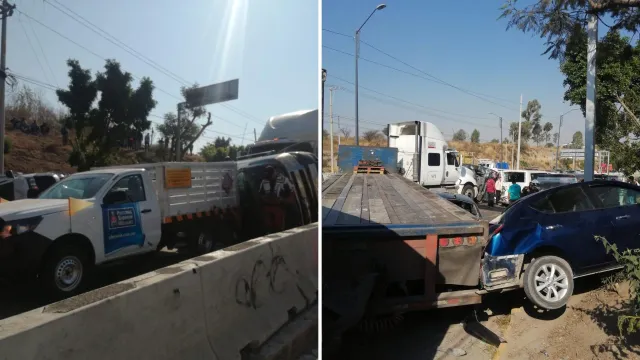 Al menos tres lesionados y cuantiosos daños dejó la carambola en Periférico de Puebla. Foto: Redes sociales
