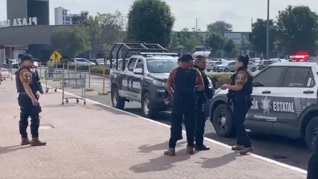 Policía Municipal atiende asalto dentro de plaza comercial de Puebla. Foto: Ozair Viveros | N+