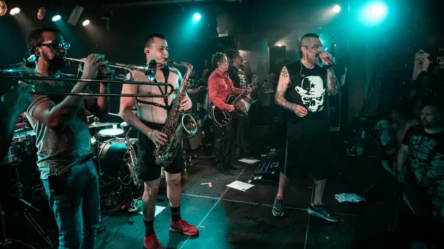 Panteón Rococó en vivo