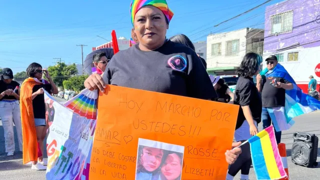 Protesta marcha lgbt tijuana