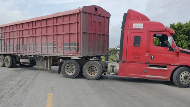 Productores Bloquean Carretera Tamaulipas a Altura de la Y Griega