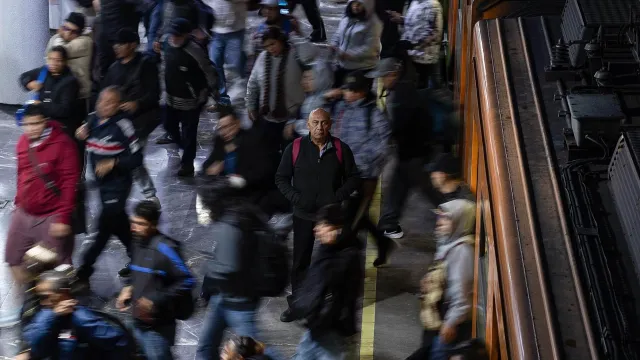 Luis Castillo vive en el Edomex, pero trabaja en la CDMX. Foto: N+