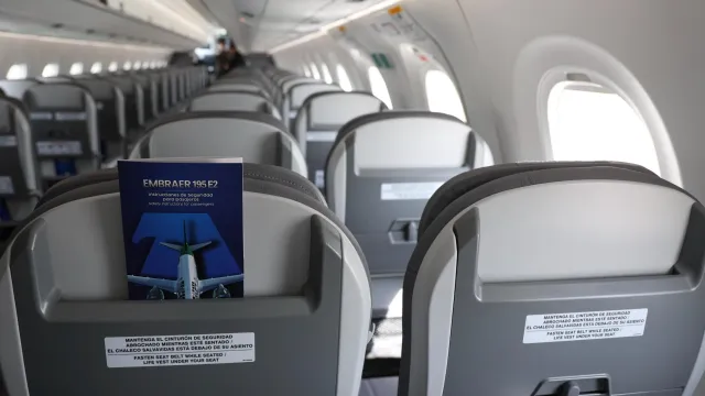 Interior de Embraer 195-E2. Foto: Presidencia