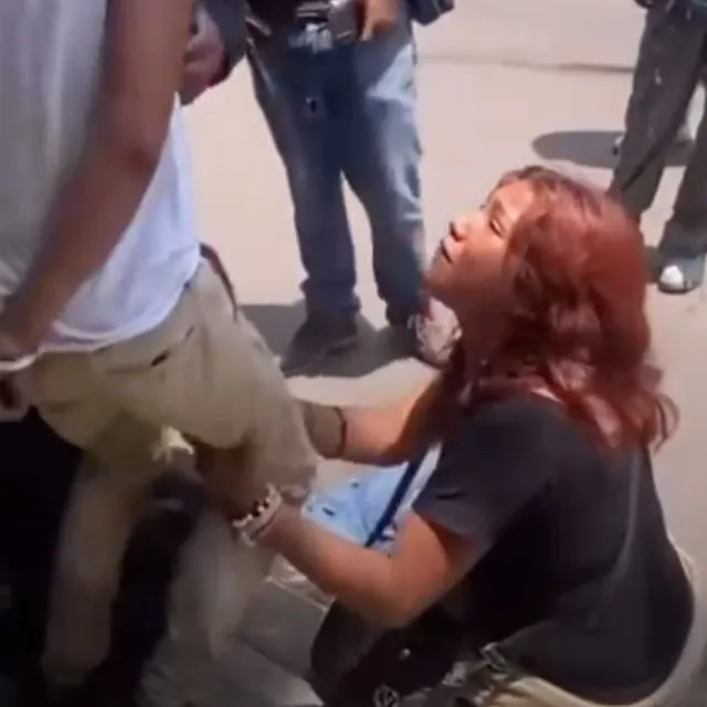 Mujer Suplica ser Arrestada Junto a su Novio tras ser Sorprendido Robando