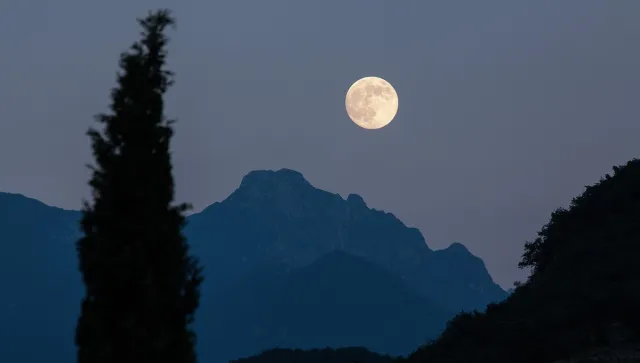 Luna del Esturión Agosto 2025