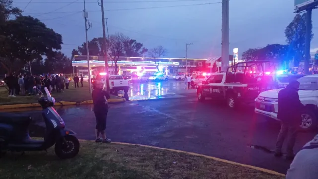 Muere mujer a bordo de una unidad de transporte público en Puebla. Foto: Héctor Rangel | N+