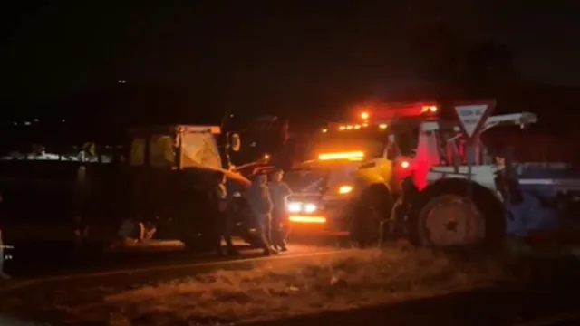 Se cumplen más de 30 horas del cierre de la carretera Irapuato - Pénjamo. Foto: Edgar Hernández
