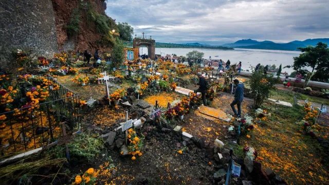 Ruta de Día de Muertos en Michoacán: 5 Lugares para Visitar Este 1 y 2 de Noviembre y Qué Hacer