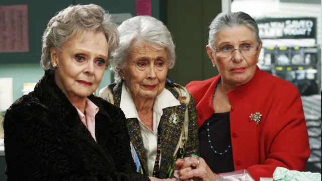 June Lockhart en el episodio 15 de Grey's Anatomy.