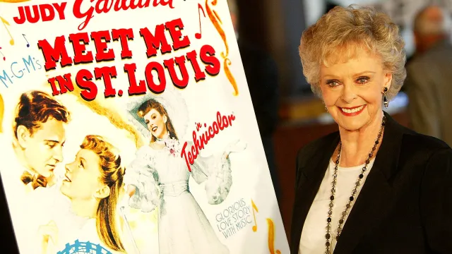 June Lockhart en el 60 aniversario del lanzamiento del DVD de Meet Me in St. Louis.
