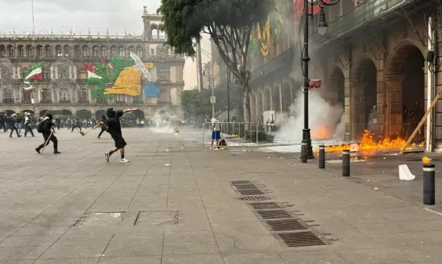 Destrozos durante marcha del 68 en CDMX.