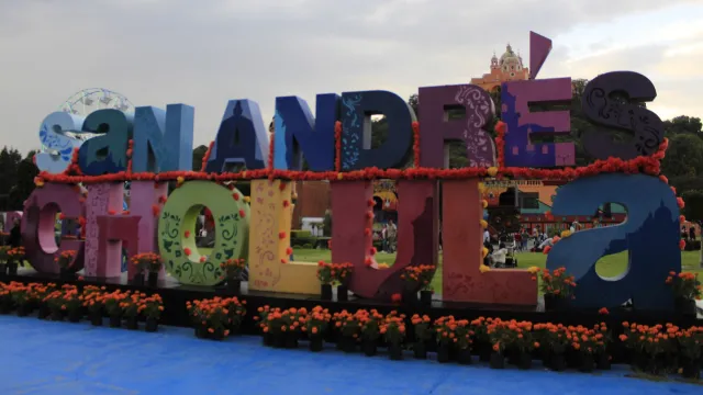 El Parque Intermunicipal de San Andrés Cholula se llenó de flores de cempasúchil